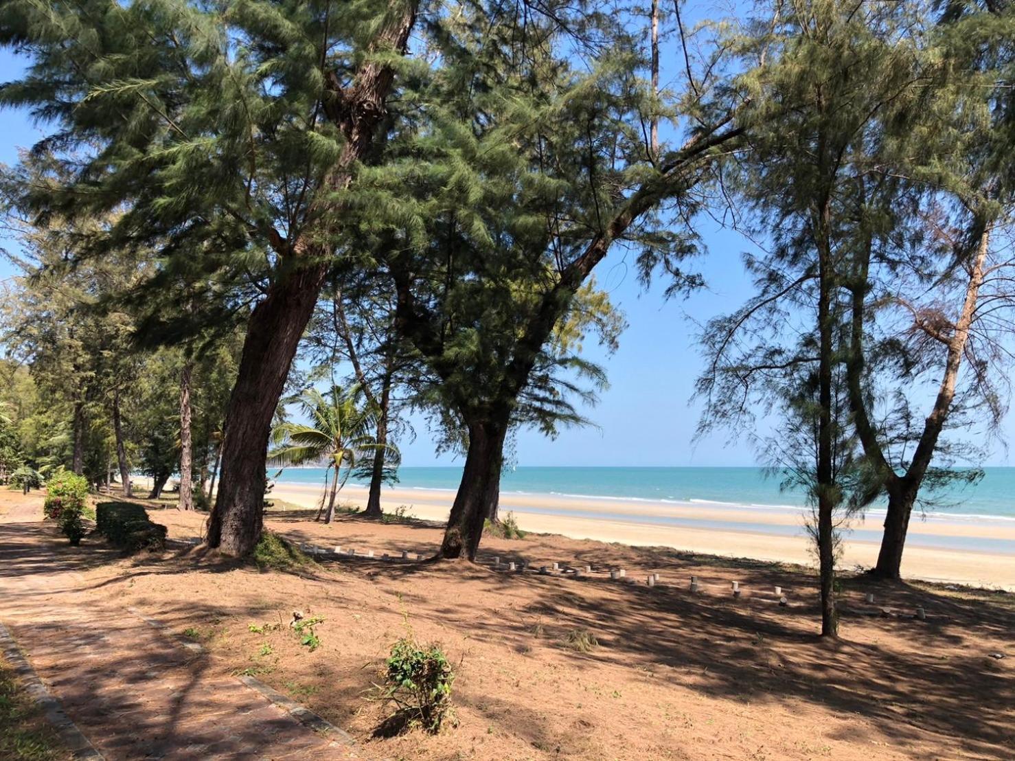 Seapine Beach Golf And Resort Hua Hin Ban Khao Takiap Екстериор снимка