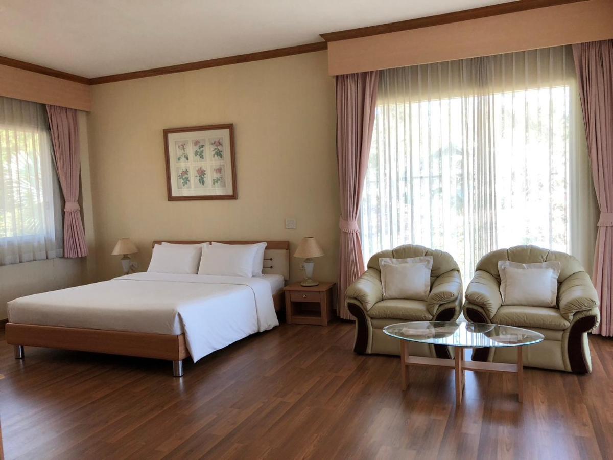 Seapine Beach Golf And Resort Hua Hin Ban Khao Takiap Екстериор снимка
