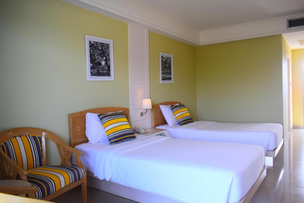 Seapine Beach Golf And Resort Hua Hin Ban Khao Takiap Екстериор снимка