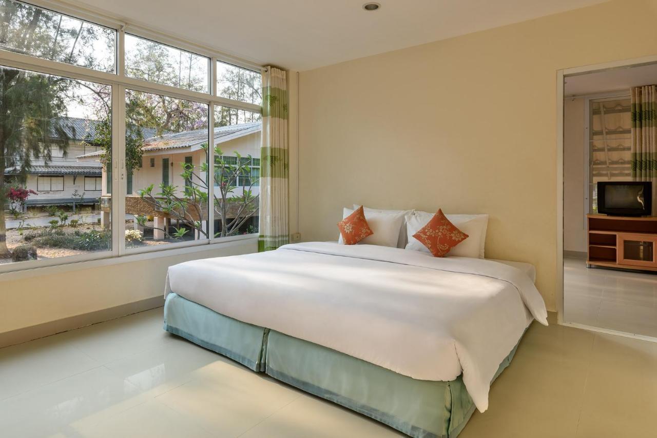 Seapine Beach Golf And Resort Hua Hin Ban Khao Takiap Екстериор снимка